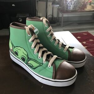 Healy’s Star Wars Mandalorian Grogu Baby Yoda Wheeled Sneakers Youth Size 6